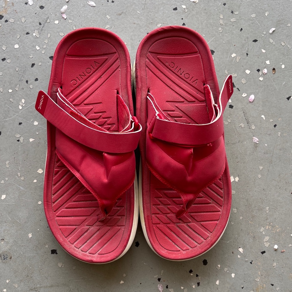 Women’s Vionic Restore II Recovery Sandals, red